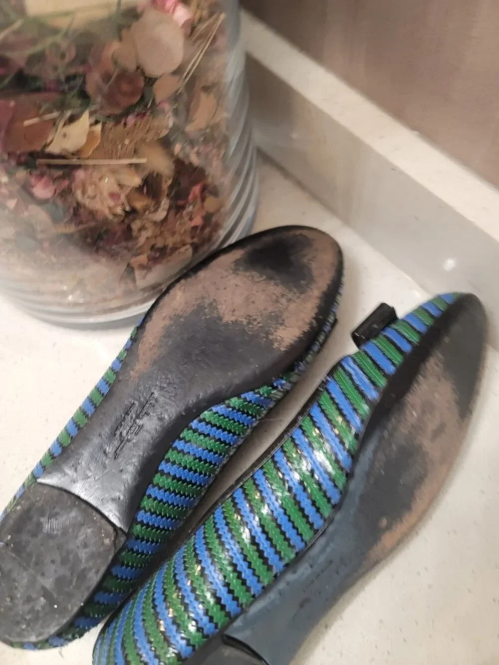 Salvatore Ferragamo Varina Print Ballet Flats Size 8B Multicolor runs small
